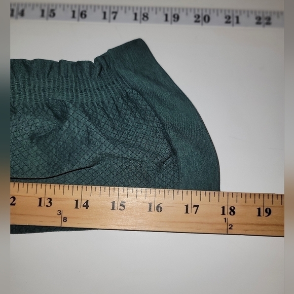 Lululemon In The Flow Crop ll Heathered Forest Green Capri Leggings, sz 4 - Picture 15 of 15